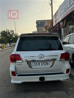 تۆیۆتا لاند کروزەر